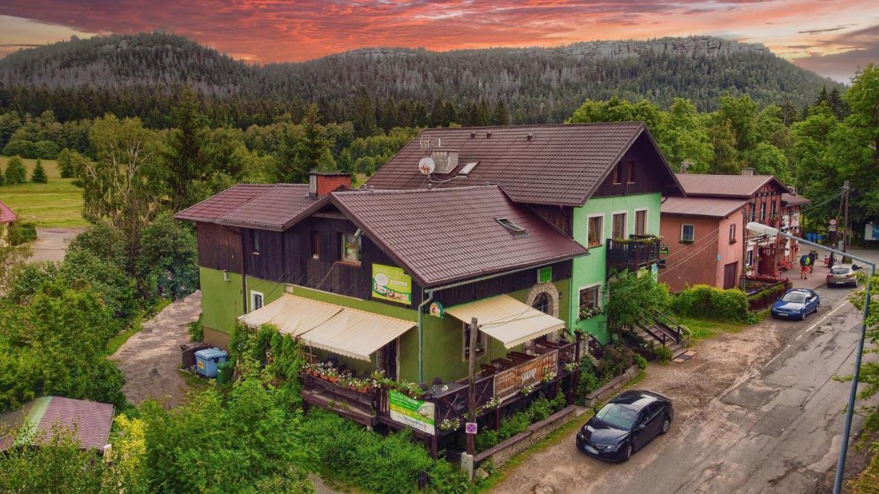 Zajazd Karlow Restauracja & Pokoje Goscinne 외부 사진